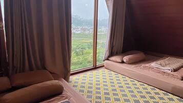 Family Villa, Mountain View | Free WiFi, bed sheets