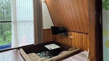 Deluxe Villa, Mountain View | Interior