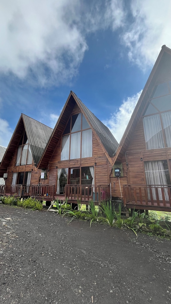 Front of property - Padangsari Cabin House (Dieng Kulon)