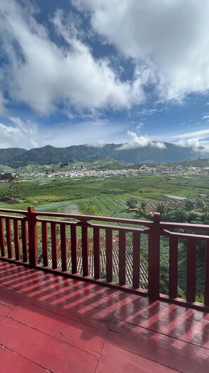 View from property - Padangsari Cabin House (Banjarnegara)