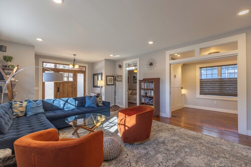 Large Group Retreat Downtown with Hot tub, Fire Pit, Balcony, Office, & More