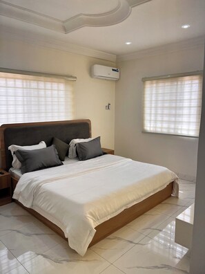 WiFi, bed sheets - Luxury 3-bedroom apartment with24/7 electricity and WiFi in Apo/Nepa Junction (Garki)