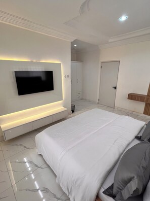 WiFi, bed sheets - Luxury 3-bedroom apartment with24/7 electricity and WiFi in Apo/Nepa Junction (Garki)
