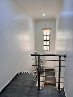 Interior - Luxury 3-bedroom apartment with24/7 electricity and WiFi in Apo/Nepa Junction (Garki)