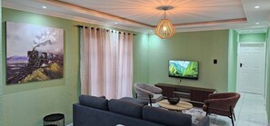 Rumah, 3 kamar tidur, Boleh Merokok | Ruang keluarga