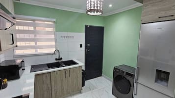 Casa, 3 habitaciones, para fumadores | Cocina privada