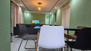 House, 3 Bedrooms, Smoking | Lounge