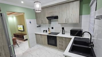 House, 3 Bedrooms, Smoking | Interior