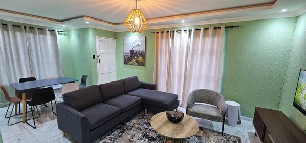 Living room - Moutain Ridge Lux Stay (Rustenburg)