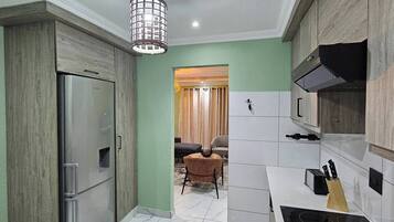 House, 3 Bedrooms, Smoking | Private kitchen
