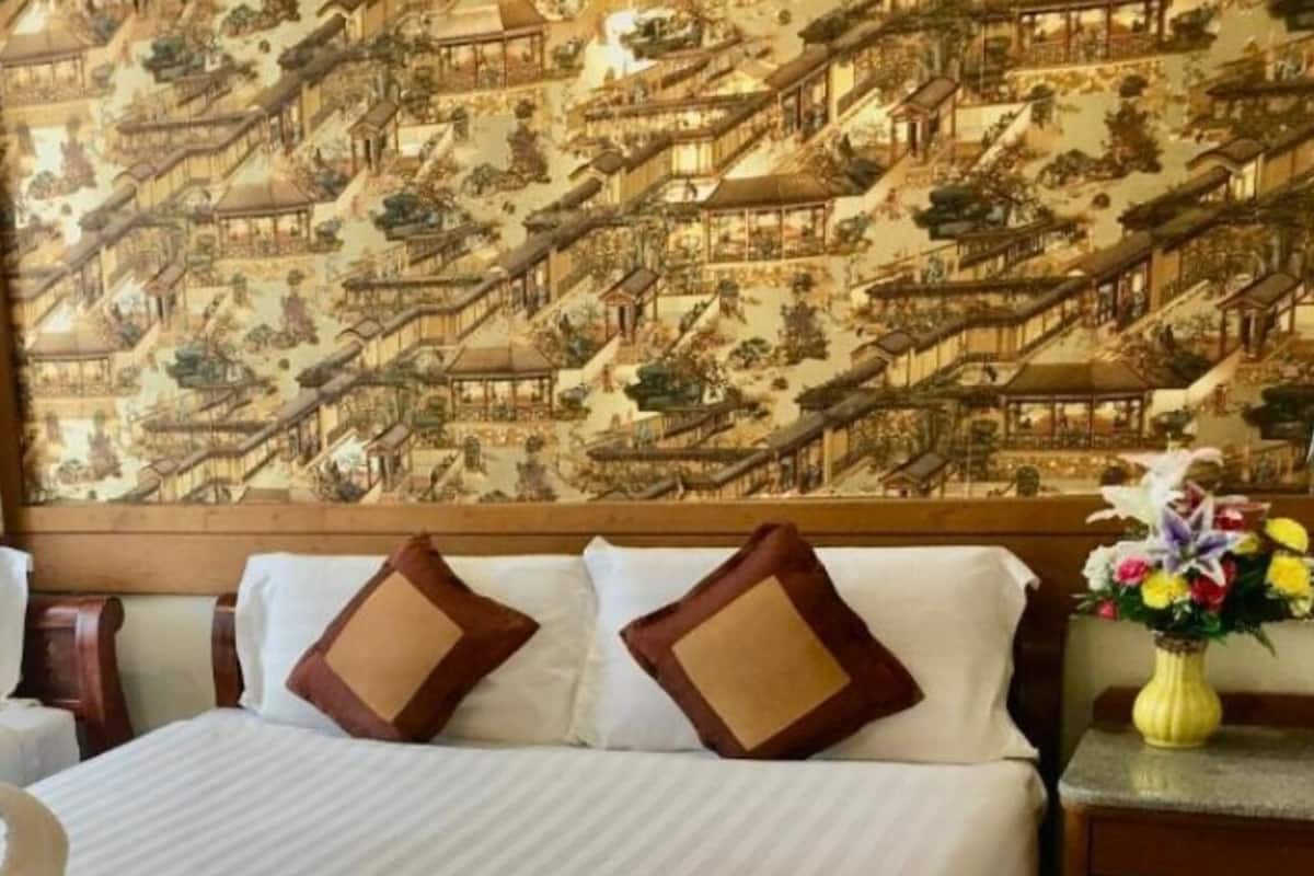 Premium bedding, free WiFi, bed sheets