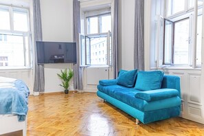 Apartamento básico | Ferros/tábuas de passar roupa, Wi-Fi de cortesia