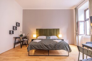 Basic Apartment - 3 Apartments For 16 Near Lugner (Vienna)