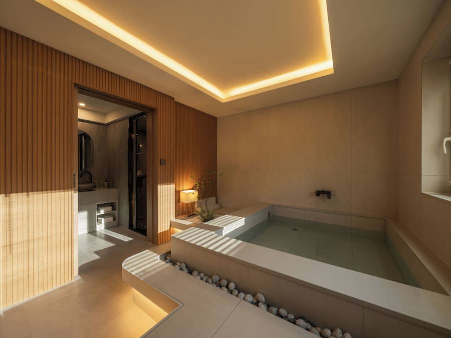 Signature Suite | Private spa tub