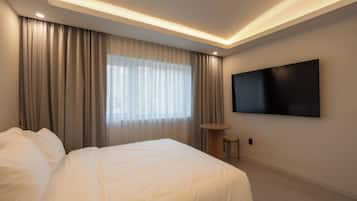Ropa de cama de alta calidad, escritorio, wifi gratis y ropa de cama
