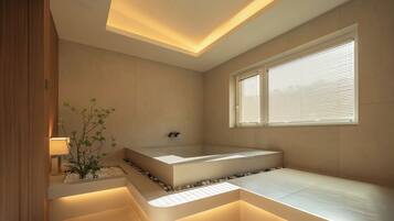 Signature Suite | Private spa tub