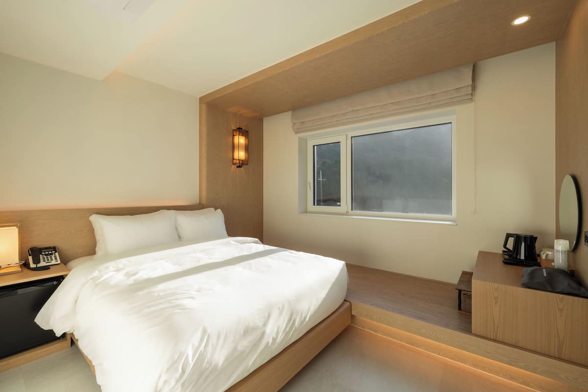 Deluxe Double Room | Desk, free WiFi