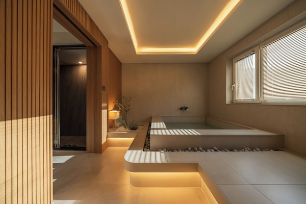 Suite Prestigio | Tina de hidromasaje privada
