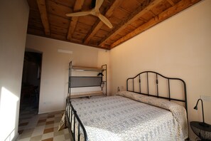 1 bedroom, free WiFi, bed sheets - New one-bedroom apartment in the heart of Valpolicella near the Pieve di S. Floriano (San Pietro In Cariano)