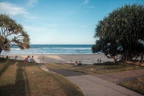 Appartamento, 2 camere da letto, terrazzo, vista oceano | Spiaggia