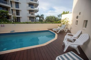 Appartement, 2 slaapkamers, terras, uitzicht op zee | Zwembad | Een buitenzwembad