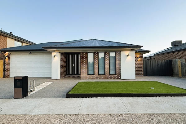 Front view of the property