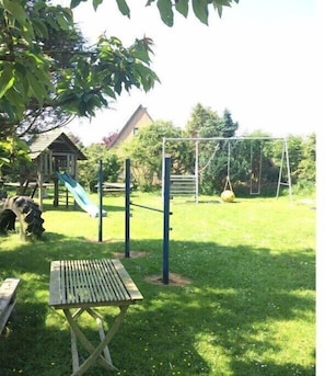 Children’s area - Holiday home with 4 bedrooms (Wurster Nordseeküste)