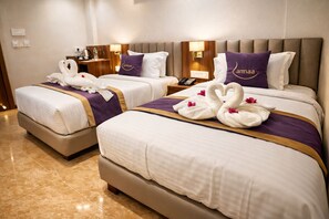 Deluxe Twin Room | Egyptian cotton sheets, premium bedding, minibar, desk - Ramnaa Hotel (Depalpur)