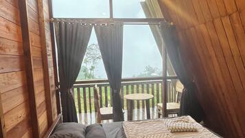 Family Villa, Mountain View | Free WiFi, bed sheets