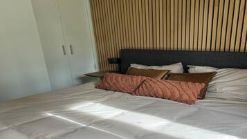 House | 4 bedrooms, bed sheets