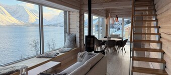 Nordlys Aurora Lodge - Premium fjord views, northern lights & e-charging near Tromsø