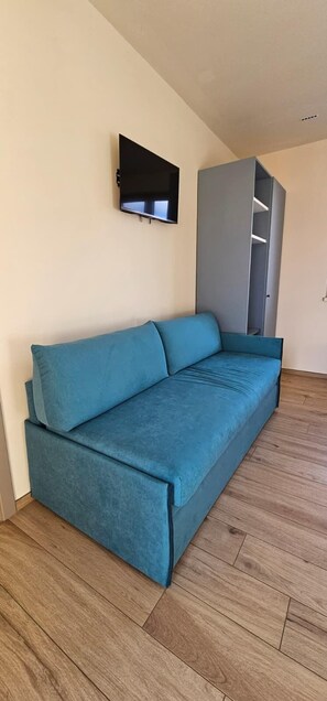 40-inch flat-screen TV with digital channels - Agriturismo Agricoccinella - Pool&Restaurant (Piombino)