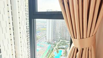 Superior-lejlighed - udsigt til have | Opholdsområde