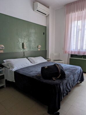 Superior Double Room, Balcony, Garden View - Hotel Plaza Rooms & Coffee - Adults Friendly (Cesenatico)