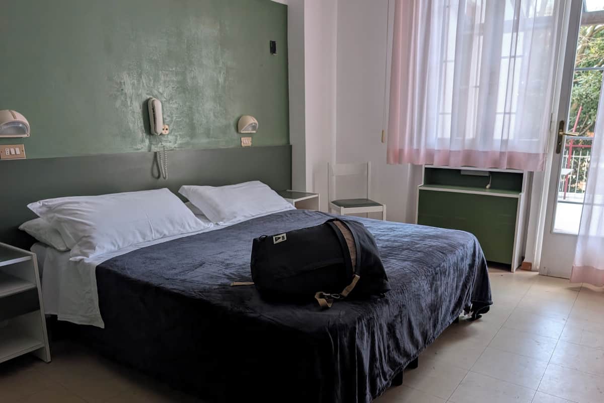 Superior Double Room, Balcony, Garden View | Desk