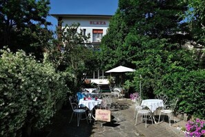 Front of property - Hotel Plaza Rooms & Coffee - Adults Friendly (Cesenatico)