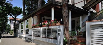 Hotel Plaza Rooms & Coffee - Adults Friendly