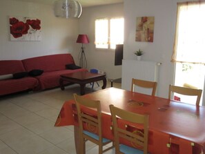 Living area - Villa village view - 7 Pers - Air conditioning - Swimming pool - Wifi (Roquebrune-sur-Argens)