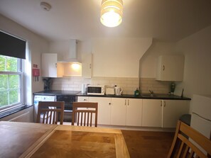 Unclassified image, 5 of 19, button - Luxurious 4 Bedroom Apartment in Heart of London (London)