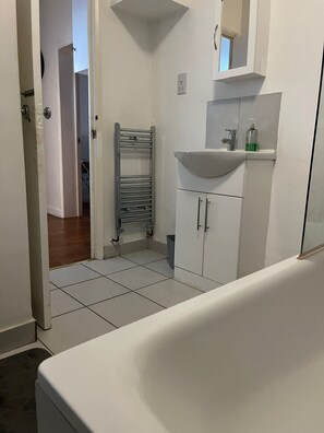 Appartement, 4 chambres | Salle de bain
