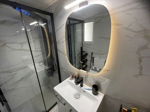 Bathroom - Minimal Central 2BR (Kaisariani)