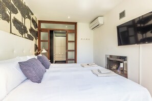3 habitaciones, caja de seguridad en la habitación y escritorio 