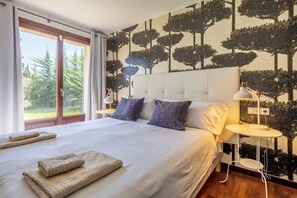 3 habitaciones, caja de seguridad en la habitación y escritorio 