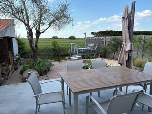 Outdoor dining - Le Sableau (Beauvoir-sur-Mer)