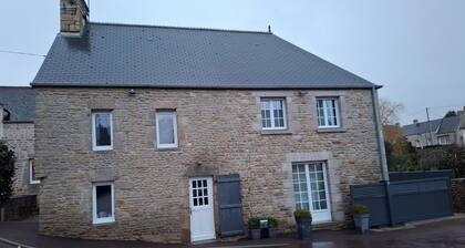 Maison en pierre 170m³ Agréable.
2 Ă 10 personnes .2 jours Ă 1 ou 2 semaines