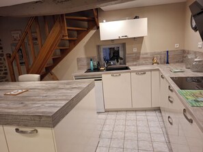 Private kitchen - Stone house 170m³ Pleasant (Tocqueville)