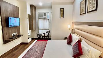 Habitació doble, vistes a la ciutat | Wifi gratuïta i habitacions accessibles amb cadira de rodes