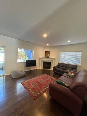 Living area - Olive Startup House Menlo Park (Menlo Park)