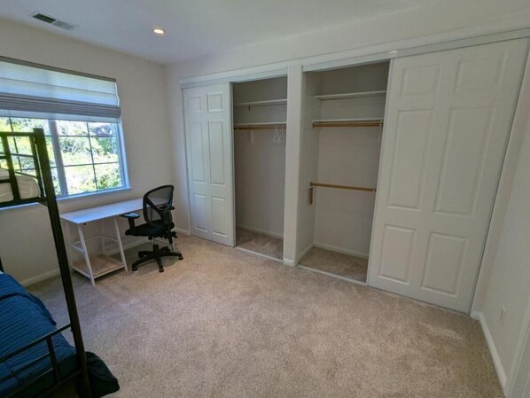 Neljän hengen perushuone | Ilmainen Wi-Fi