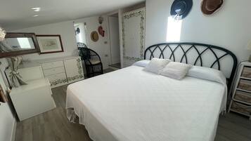 2 chambres, fer et planche Ă repasser, Wi-Fi, draps fournis